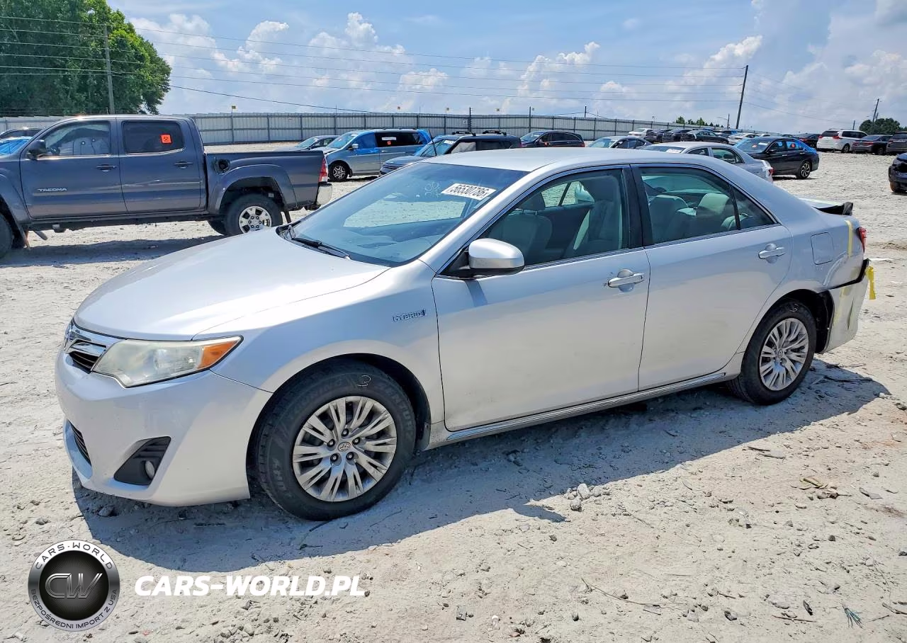 2014 Toyota Camry Hybrid Le – zdjęcie 1 z 12