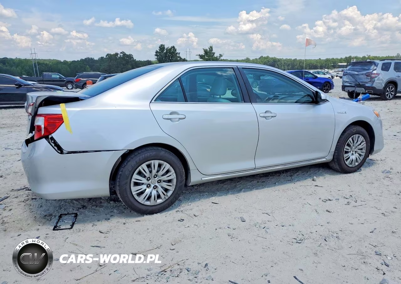 2014 Toyota Camry Hybrid Le VIN:4T1BD1FK2EU130434 - 3