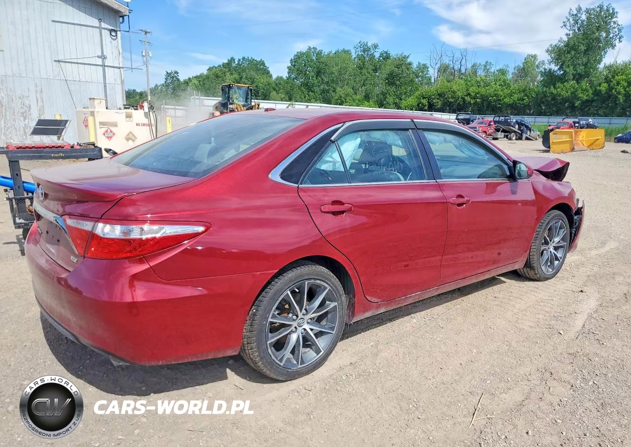 2015 Toyota Camry Xse VIN:4T1BF1FK4FU946010 - 3