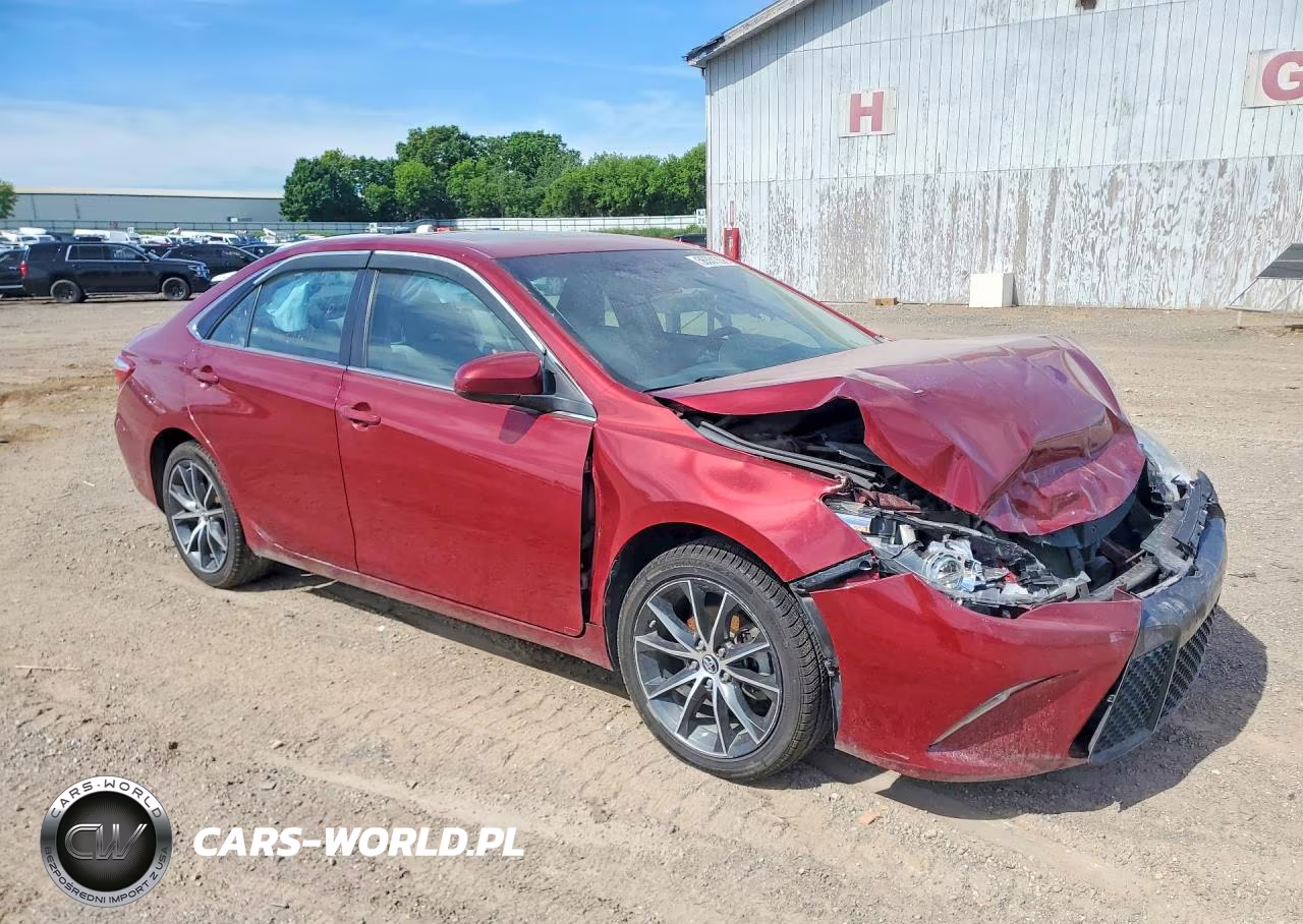 2015 Toyota Camry Xse VIN:4T1BF1FK4FU946010 - 4