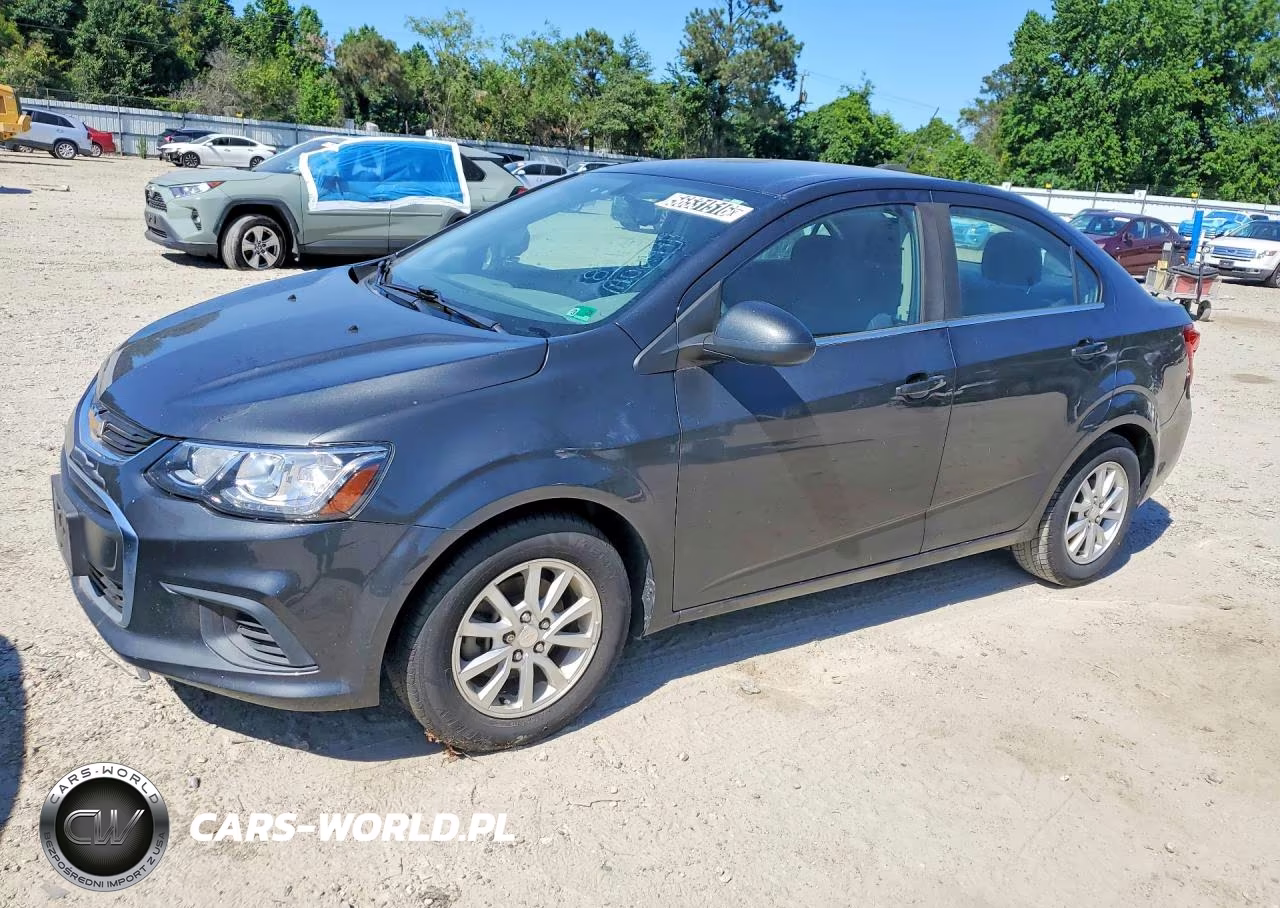 2020 Chevrolet Sonic Lt – zdjęcie 1 z 12