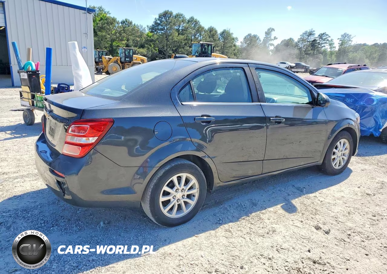 2020 Chevrolet Sonic Lt VIN:1G1JD5SB8L4138945 - 3