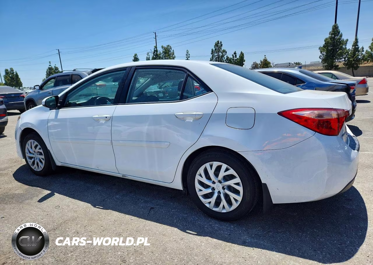 2018 Toyota Corolla Le VIN:5YFBURHE0JP780378 - 2