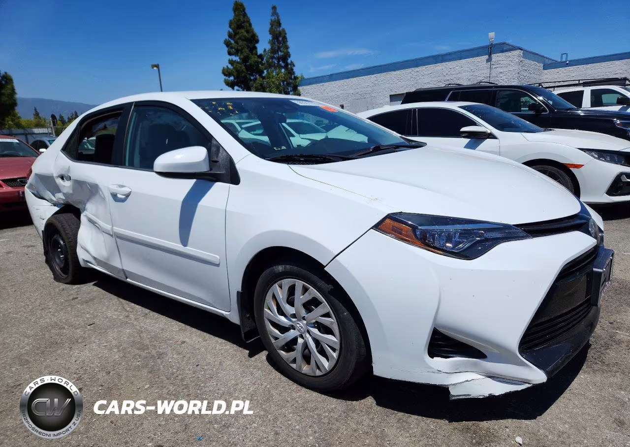 2018 Toyota Corolla Le VIN:5YFBURHE0JP780378 - 4