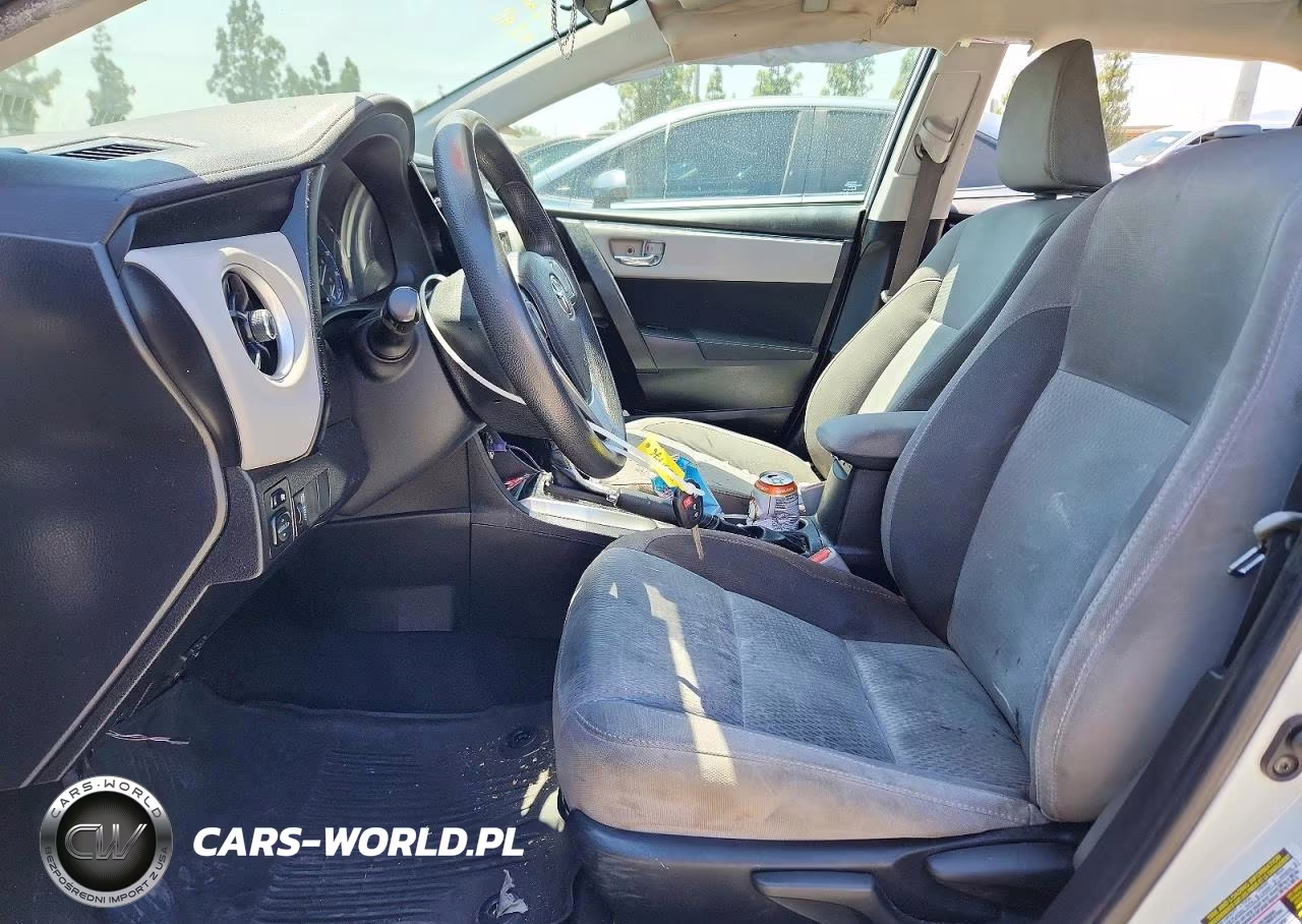 2018 Toyota Corolla Le VIN:5YFBURHE0JP780378 - 7