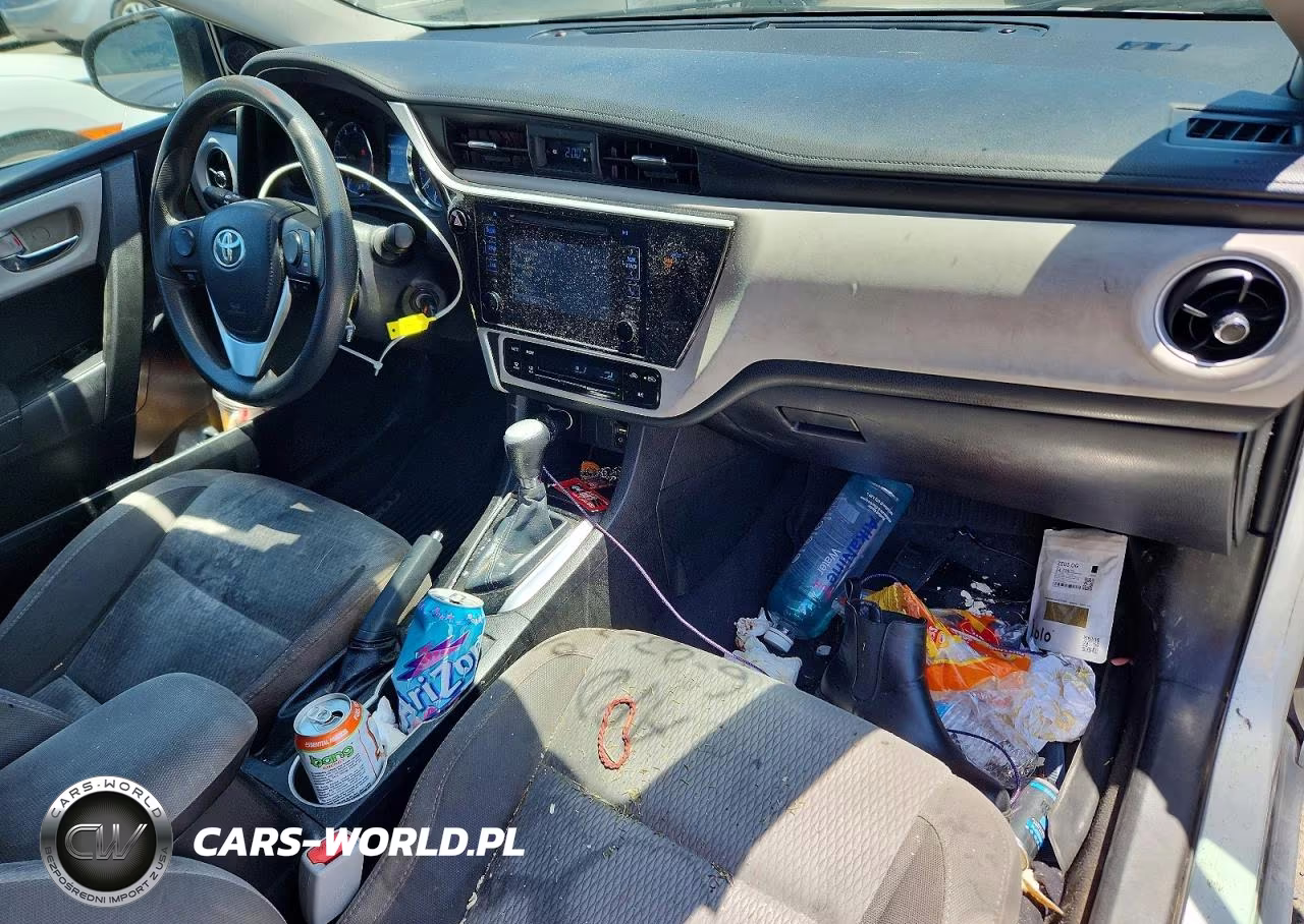 2018 Toyota Corolla Le VIN:5YFBURHE0JP780378 - 8