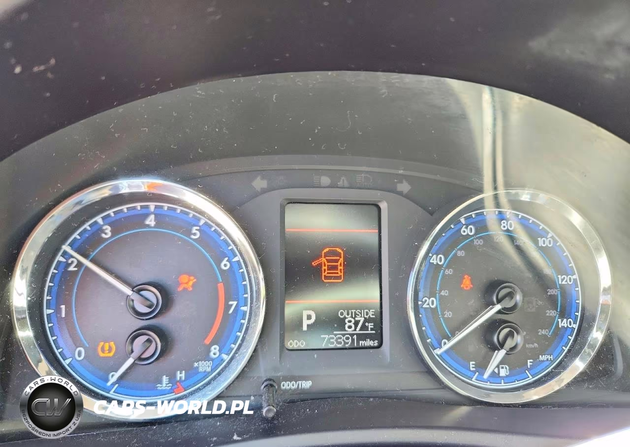 2018 Toyota Corolla Le VIN:5YFBURHE0JP780378 - 9