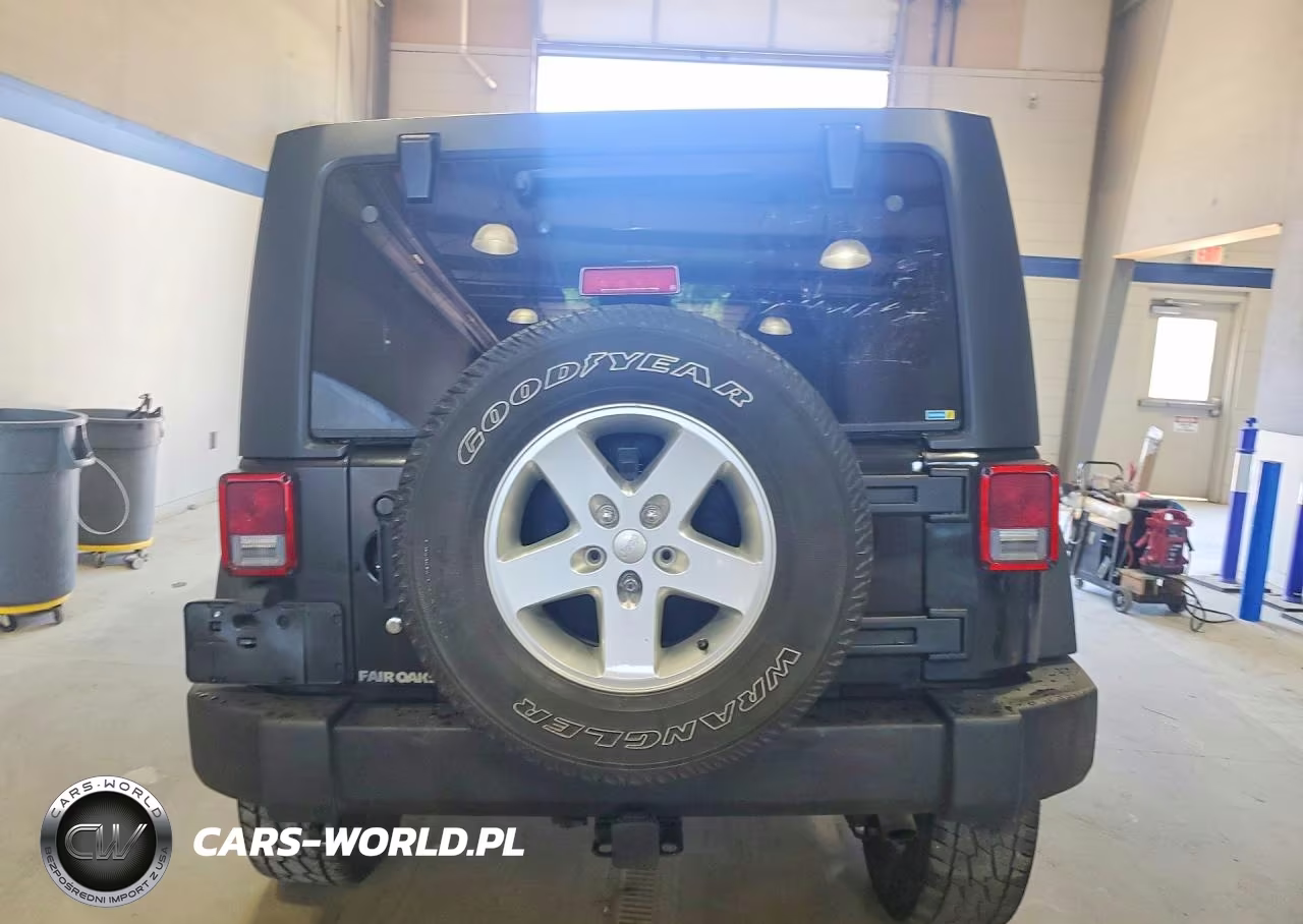 2016 Jeep Wrangler Unlimited Sport VIN:1C4BJWDG2GL337357 - 6