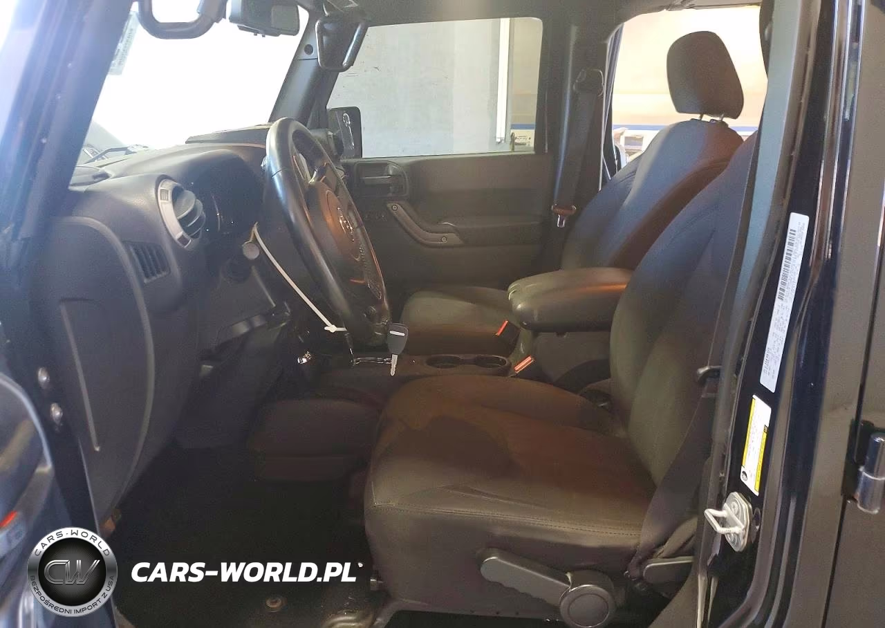 2016 Jeep Wrangler Unlimited Sport VIN:1C4BJWDG2GL337357 - 7