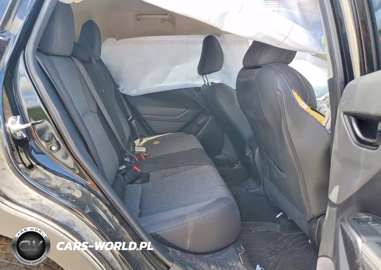 2024 Subaru Crosstrek Premium VIN:JF2GUADC6R8304415 - 10