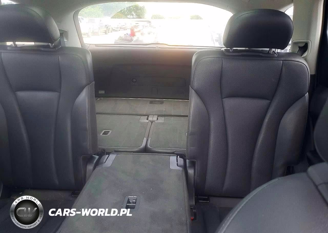 2019 Audi Q7 Prestige VIN:WA1VAAF70KD029422 - 10