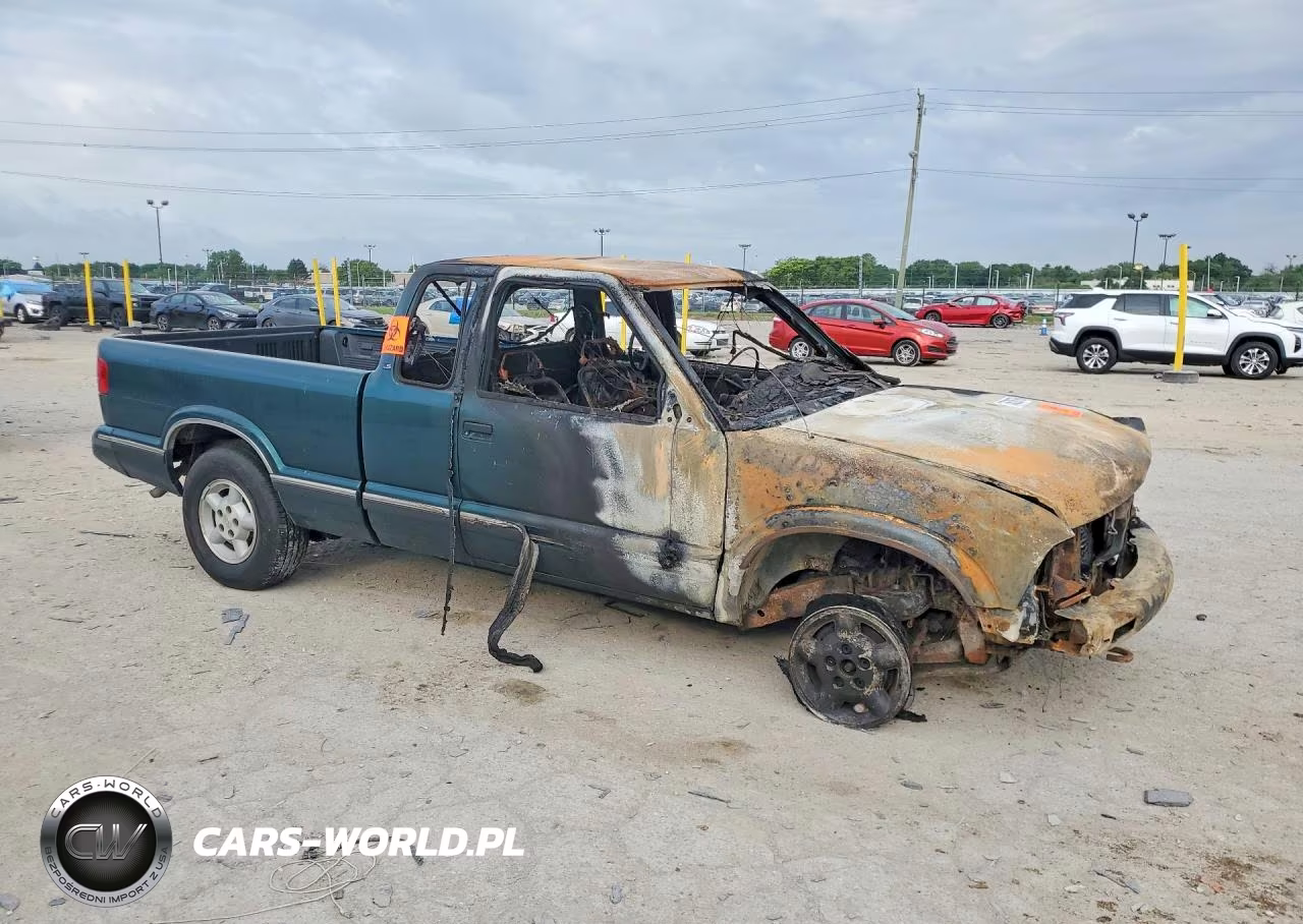 1996 Chevrolet S Truck S10 VIN:1GCDT19W0TK153413 - 4