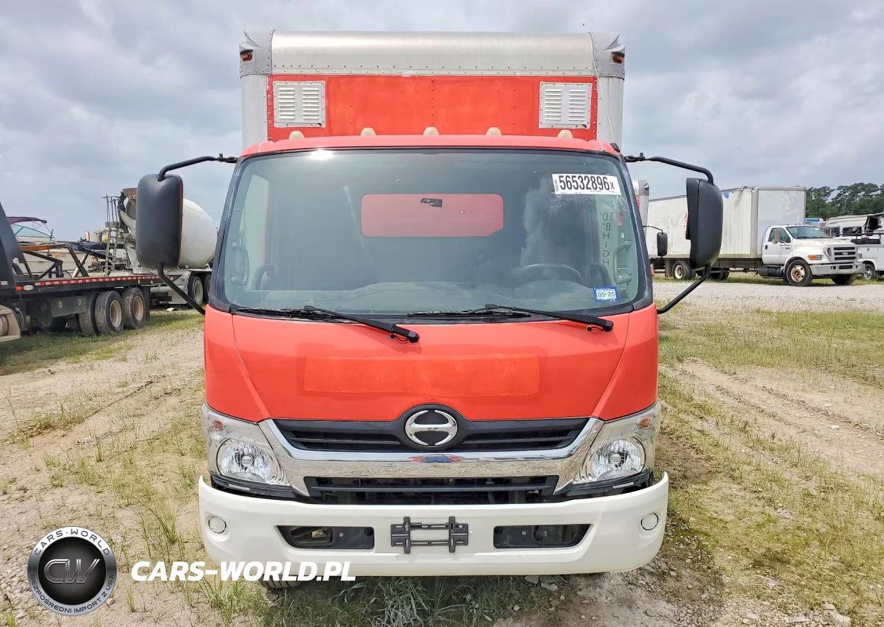 2017 Hino 195 Box Truck VIN:JHHSDM2H5HK005828 - 5