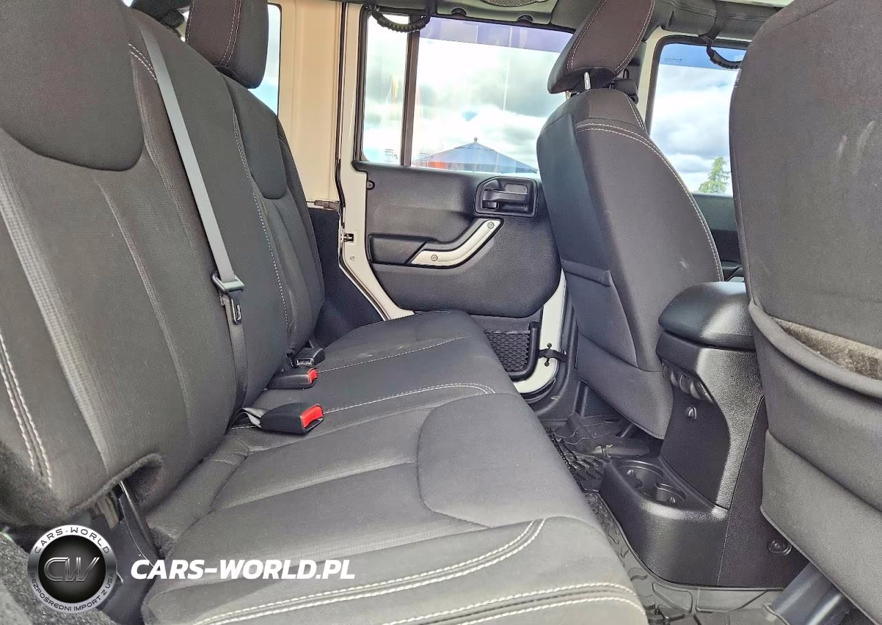 2014 Jeep Wrangler Unlimited Rubicon VIN:1C4BJWFG1EL116049 - 10