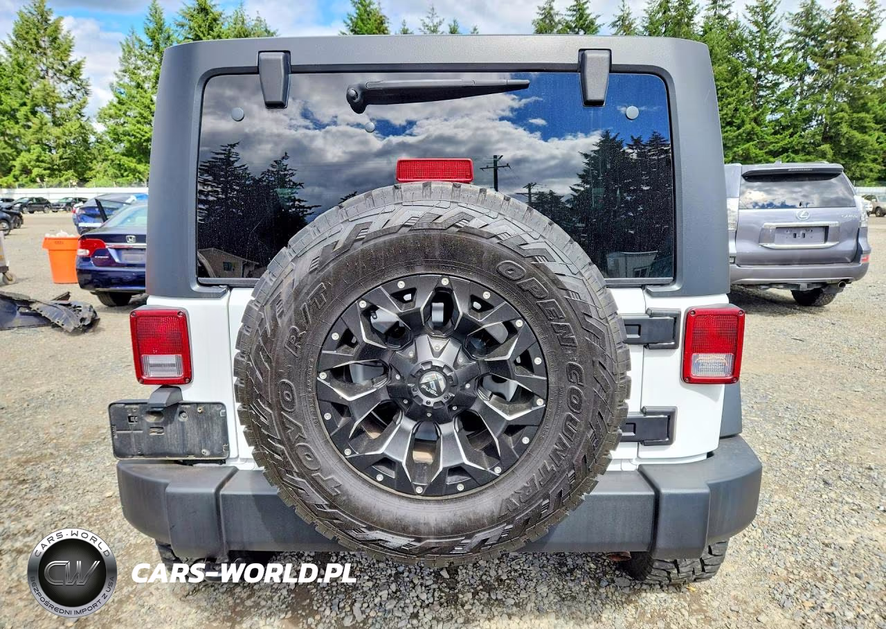 2014 Jeep Wrangler Unlimited Rubicon VIN:1C4BJWFG1EL116049 - 6