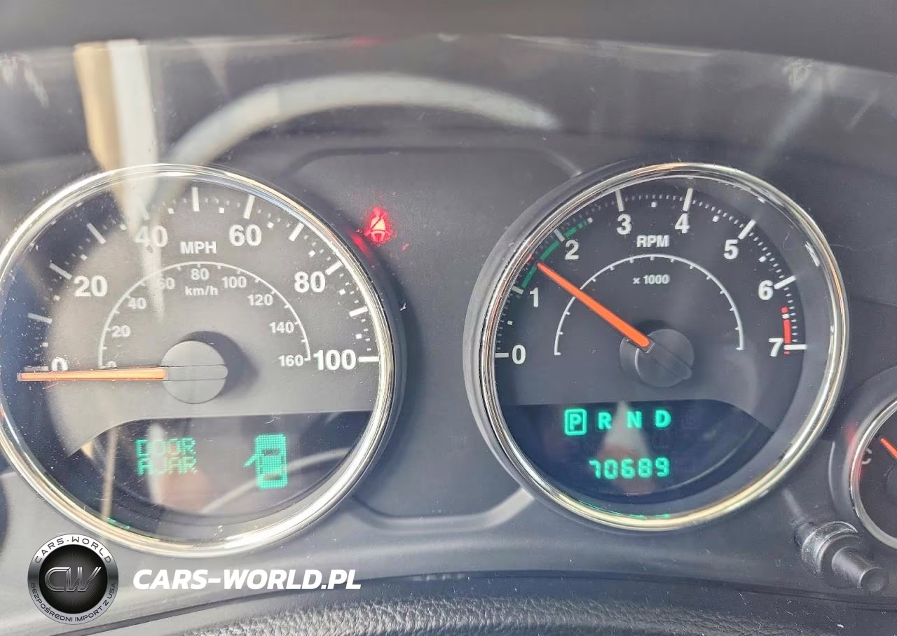 2014 Jeep Wrangler Unlimited Rubicon VIN:1C4BJWFG1EL116049 - 9