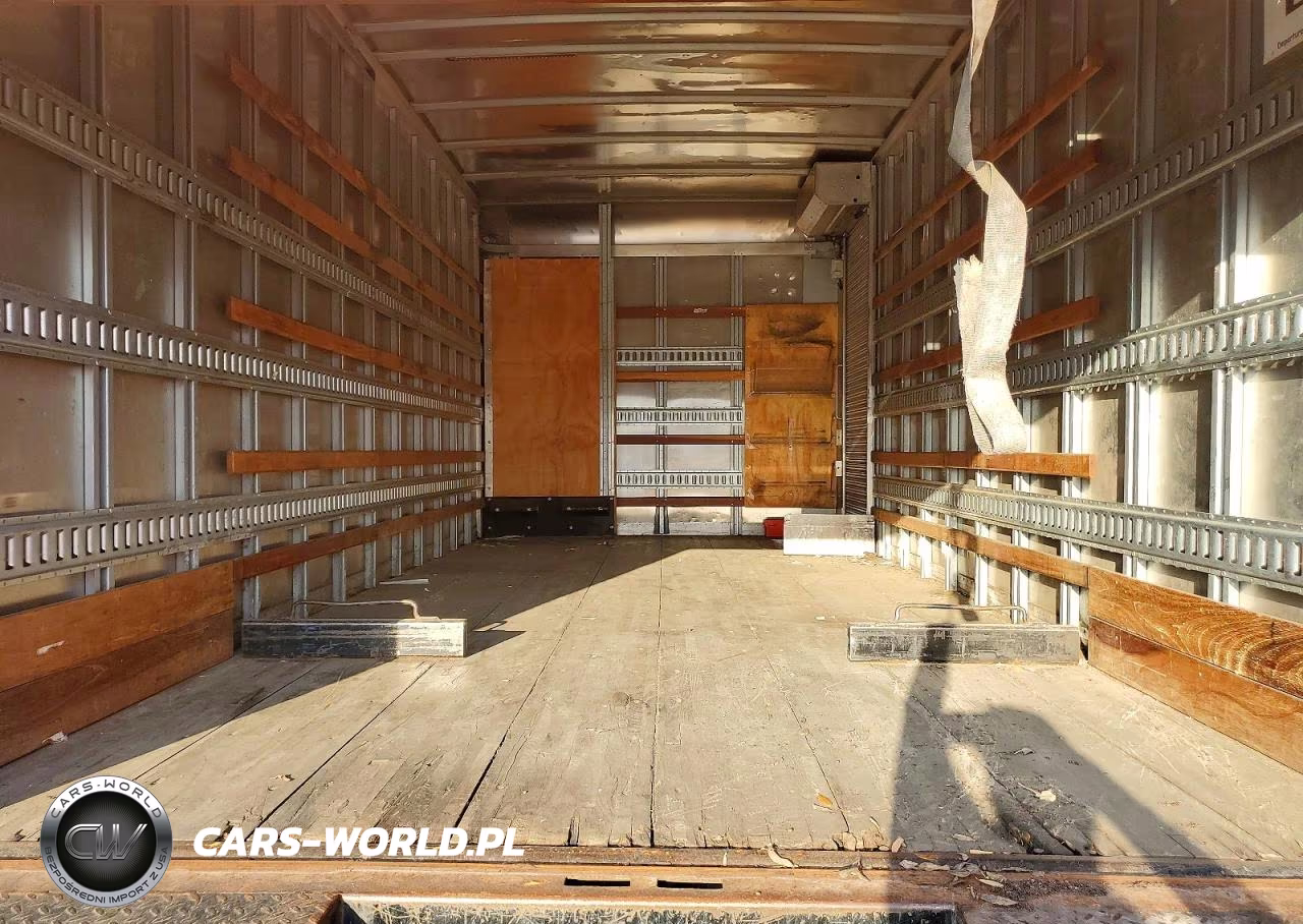 2018 Hino 195 Box Truck VIN:JHHSDM2H6JK006184 - 10