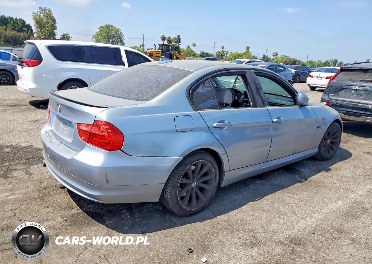 2011 BMW 328I VIN:WBAPH5C50BF093501 - 3