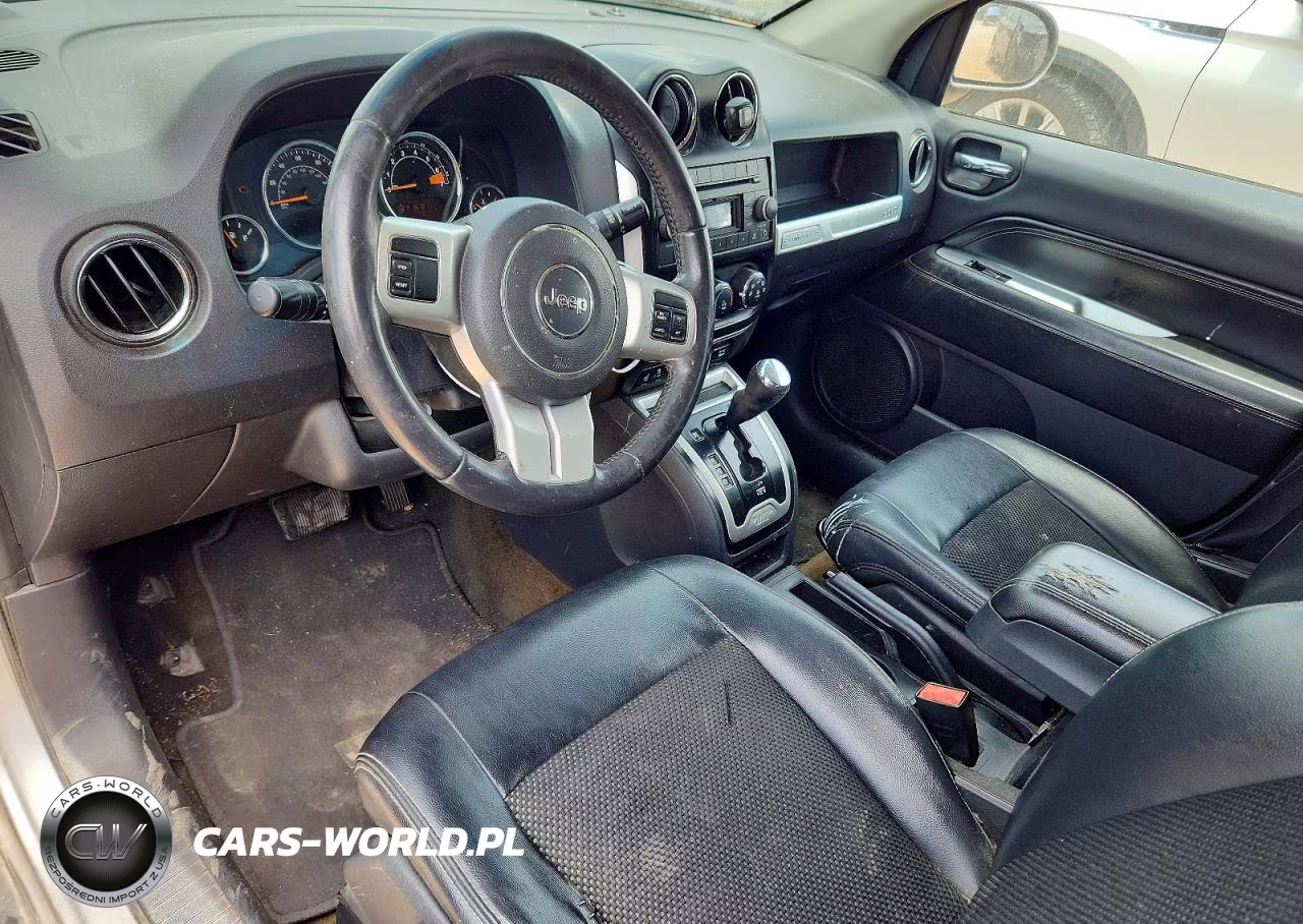 2017 Jeep Compass Latitude VIN:1C4NJCEA7HD114958 - 8