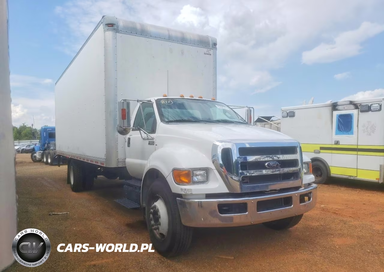 2015 Ford F650 Super Duty Box Truck