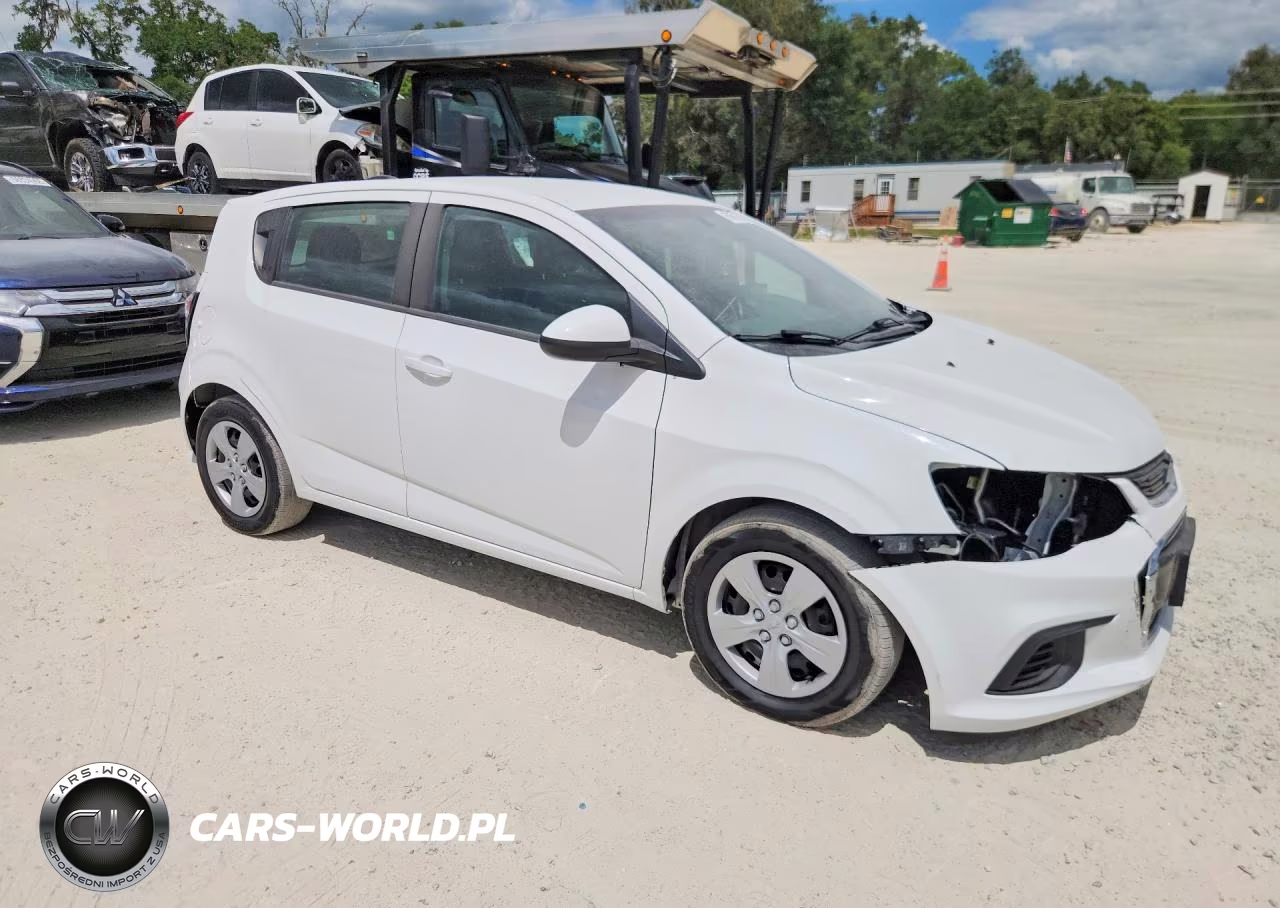 2018 Chevrolet Sonic VIN:1G1JG6SH6J4110320 - 4