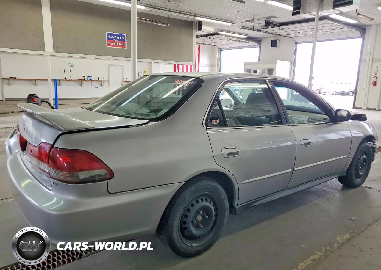 2001 Honda Accord VIN:JHMCG55481C002305 - 3