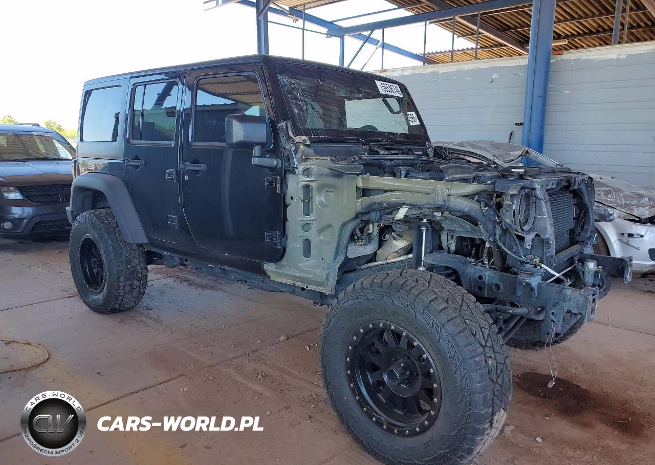 2015 Jeep Wrangler Unlimited Rubicon VIN:1C4BJWFG0FL649902 - 4