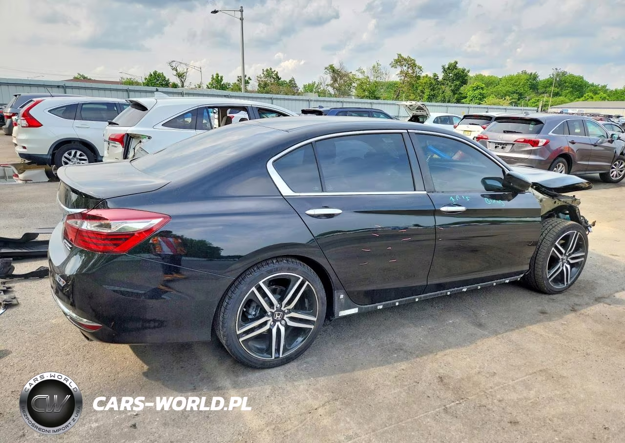 2017 Honda Accord Sport Special Edition VIN:1HGCR2F12HA025777 - 3