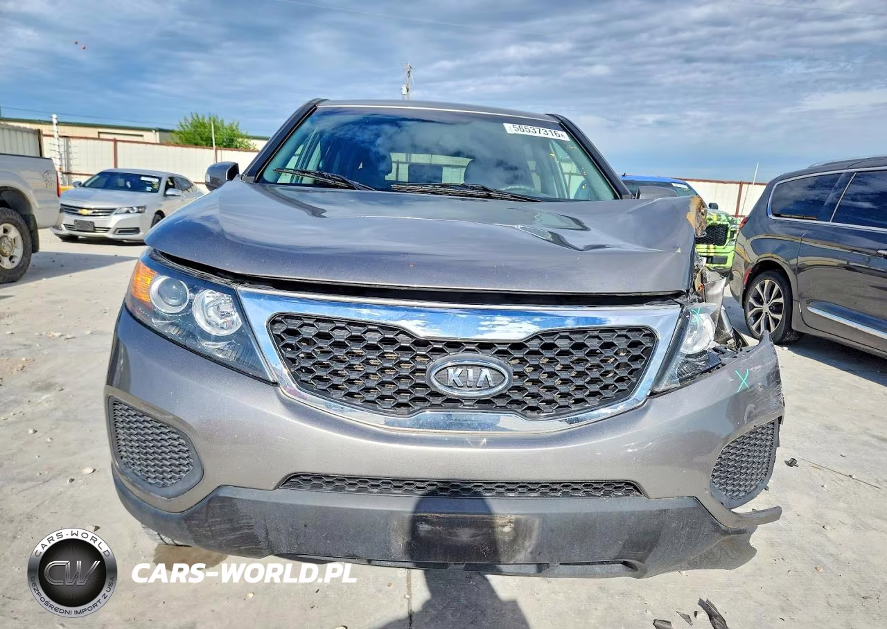 2013 Kia Sorento Lx VIN:5XYKT3A10DG394608 - 5