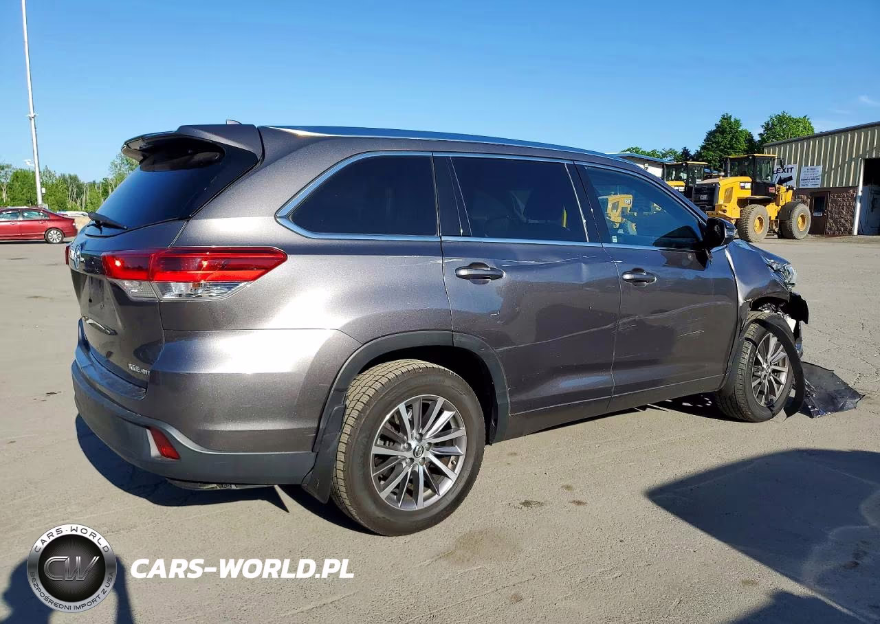 2017 Toyota Highlander Xle VIN:5TDJZRFH2HS387476 - 3
