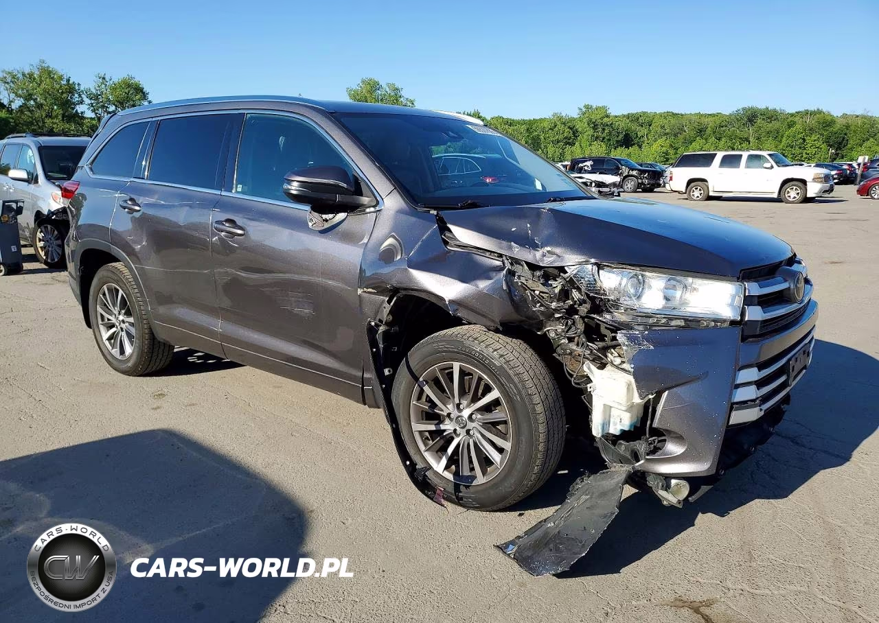2017 Toyota Highlander Xle VIN:5TDJZRFH2HS387476 - 4