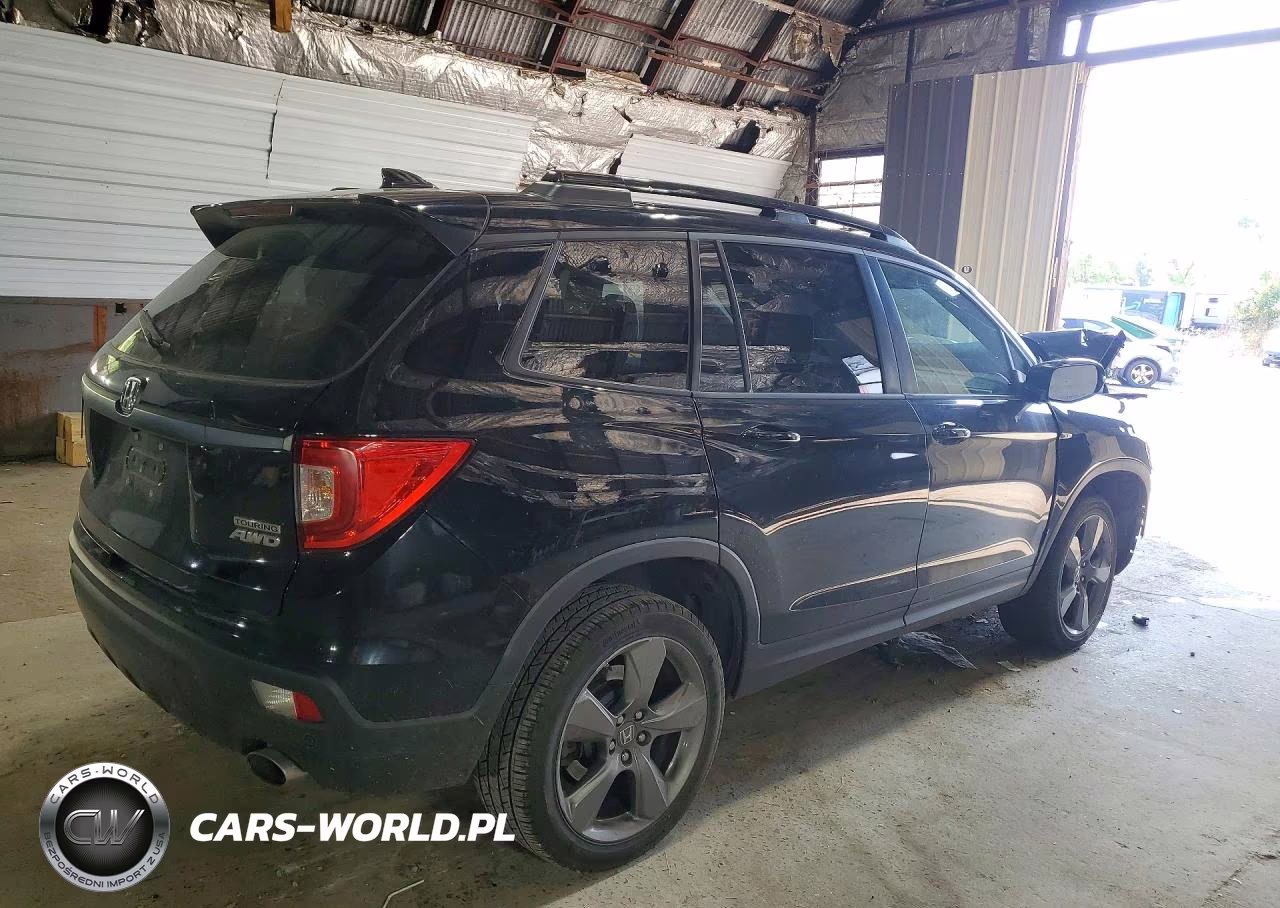 2019 Honda Passport Touring VIN:5FNYF8H97KB027302 - 3