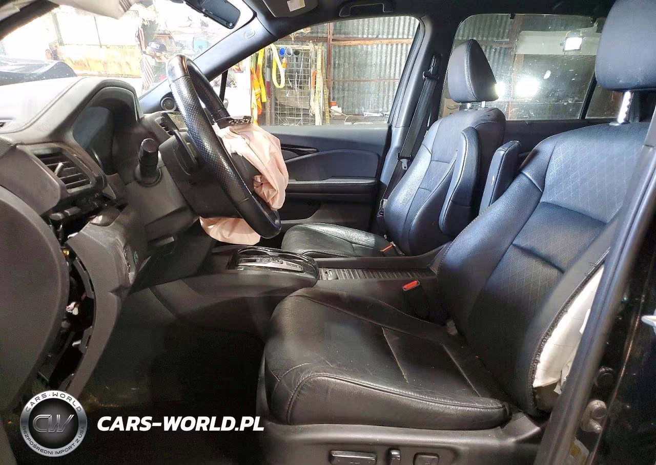 2019 Honda Passport Touring VIN:5FNYF8H97KB027302 - 7