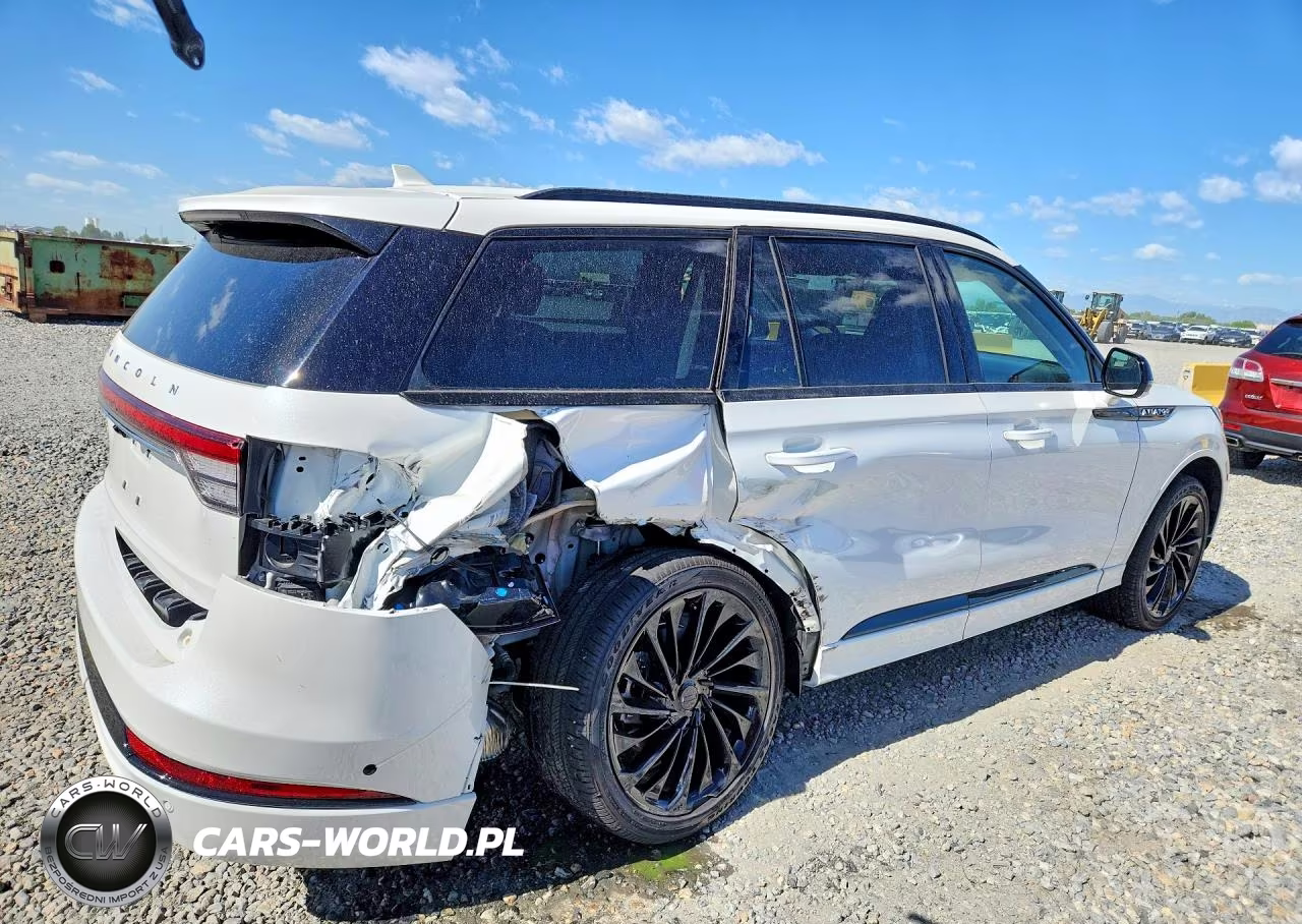 2024 Lincoln Aviator Reserve VIN:5LM5J7XC3RGL04724 - 3