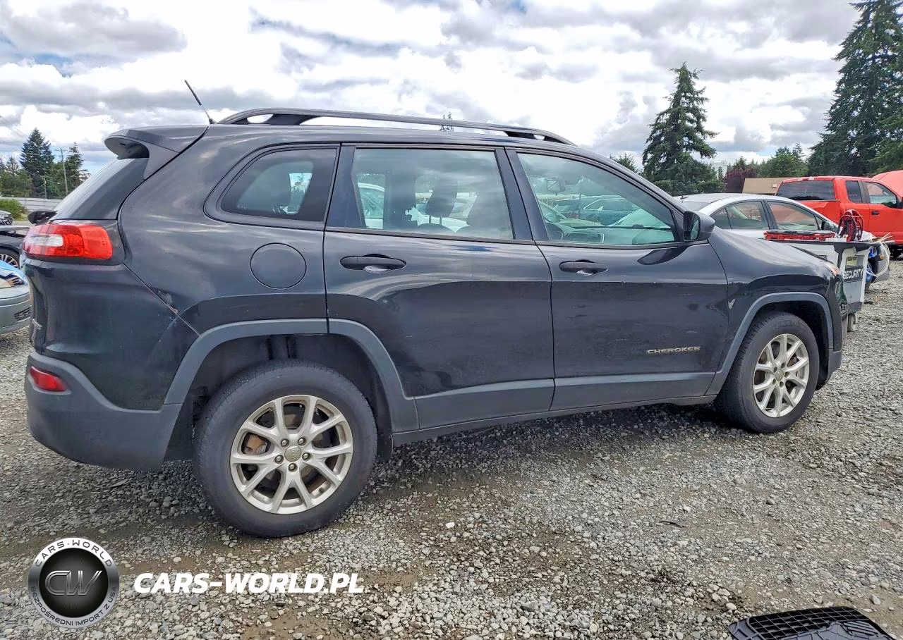 2015 Jeep Cherokee Sport VIN:1C4PJLAB7FW761188 - 3