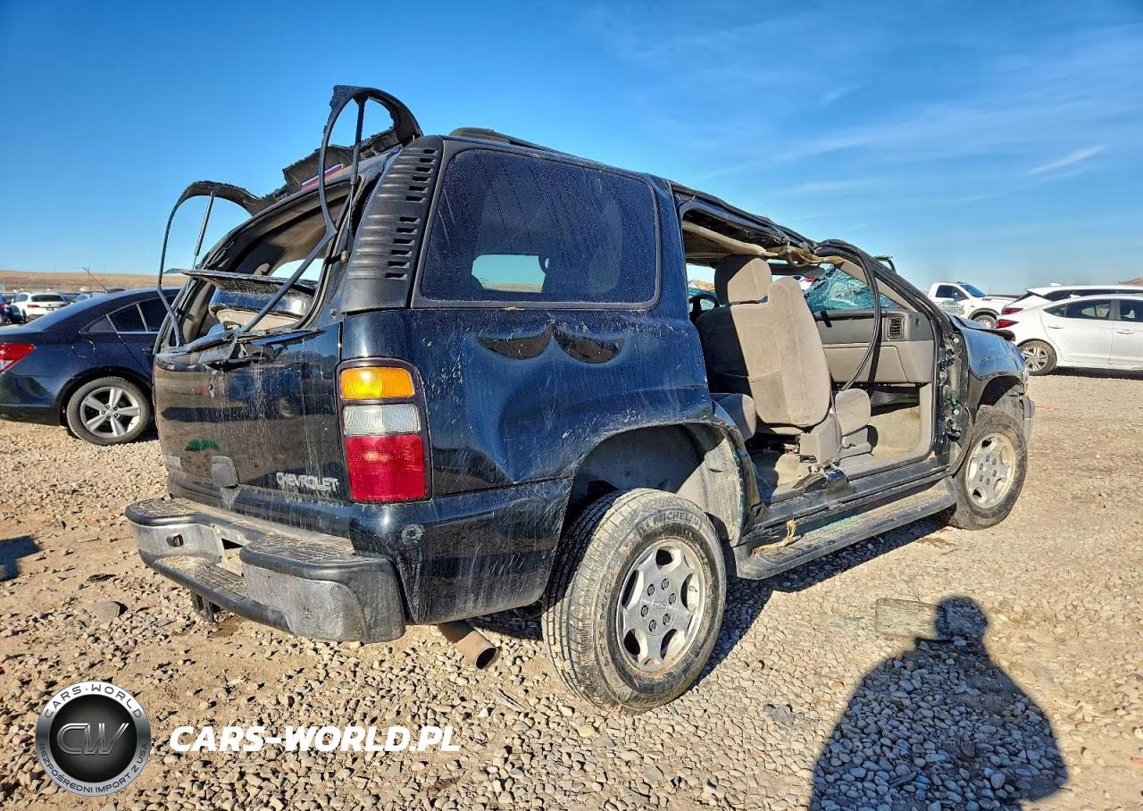 2004 Chevrolet Tahoe C1500 VIN:1GNEC13V44R287328 - 3