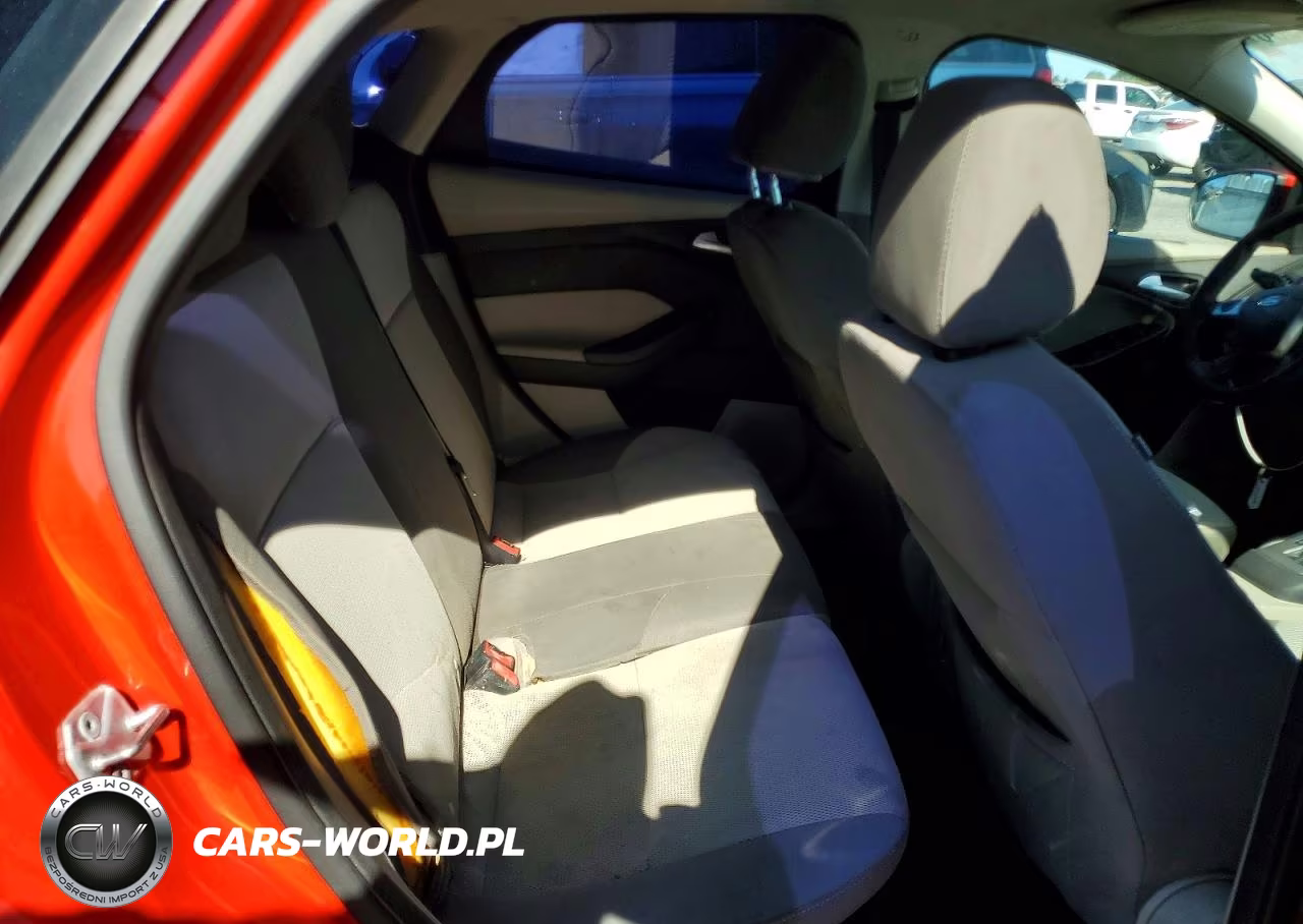 2014 Ford Focus Se VIN:1FADP3K28EL176738 - 10