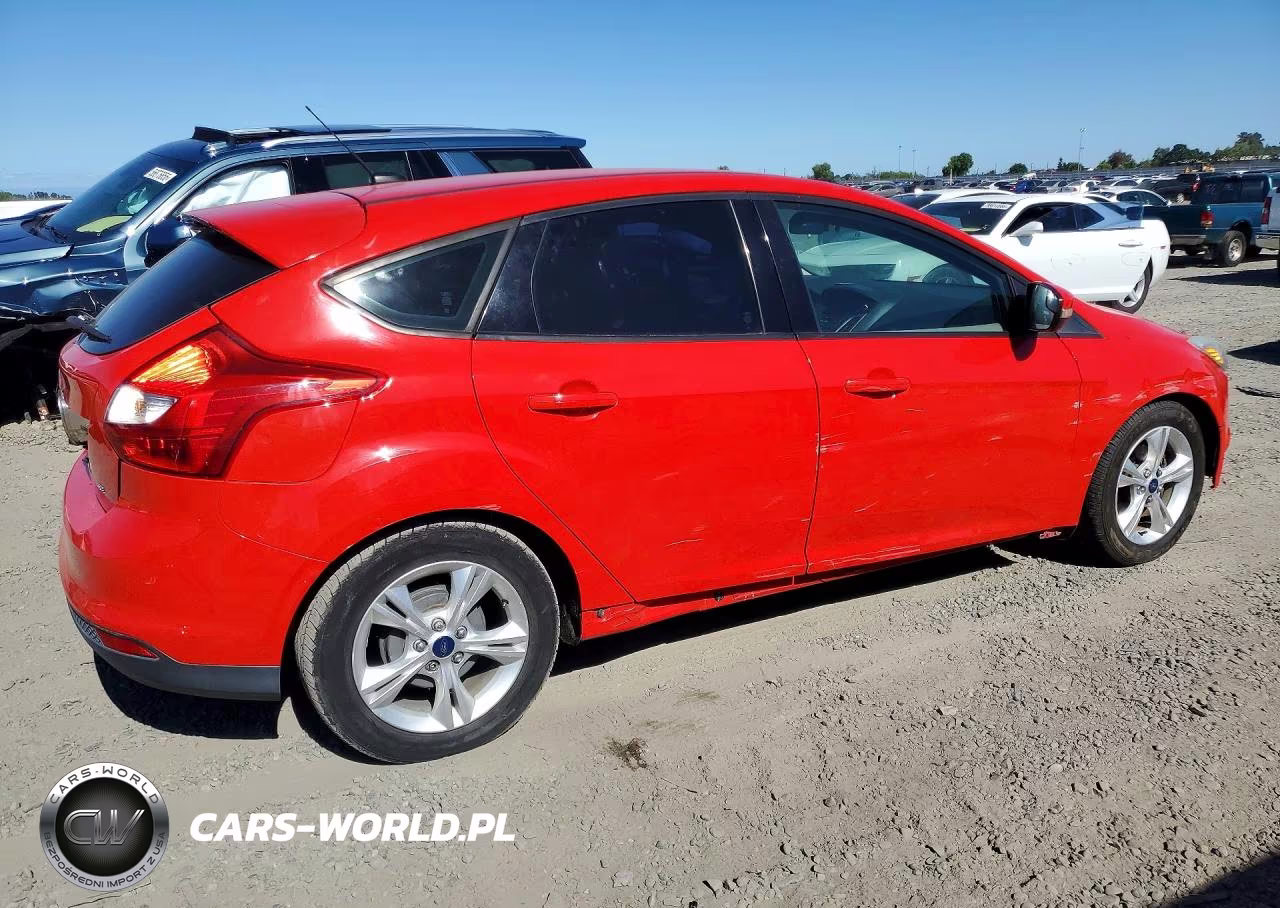 2014 Ford Focus Se VIN:1FADP3K28EL176738 - 3