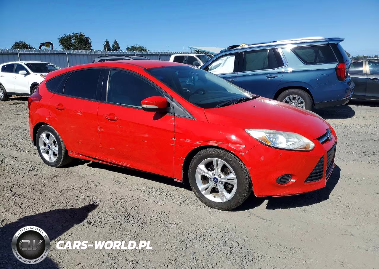2014 Ford Focus Se VIN:1FADP3K28EL176738 - 4
