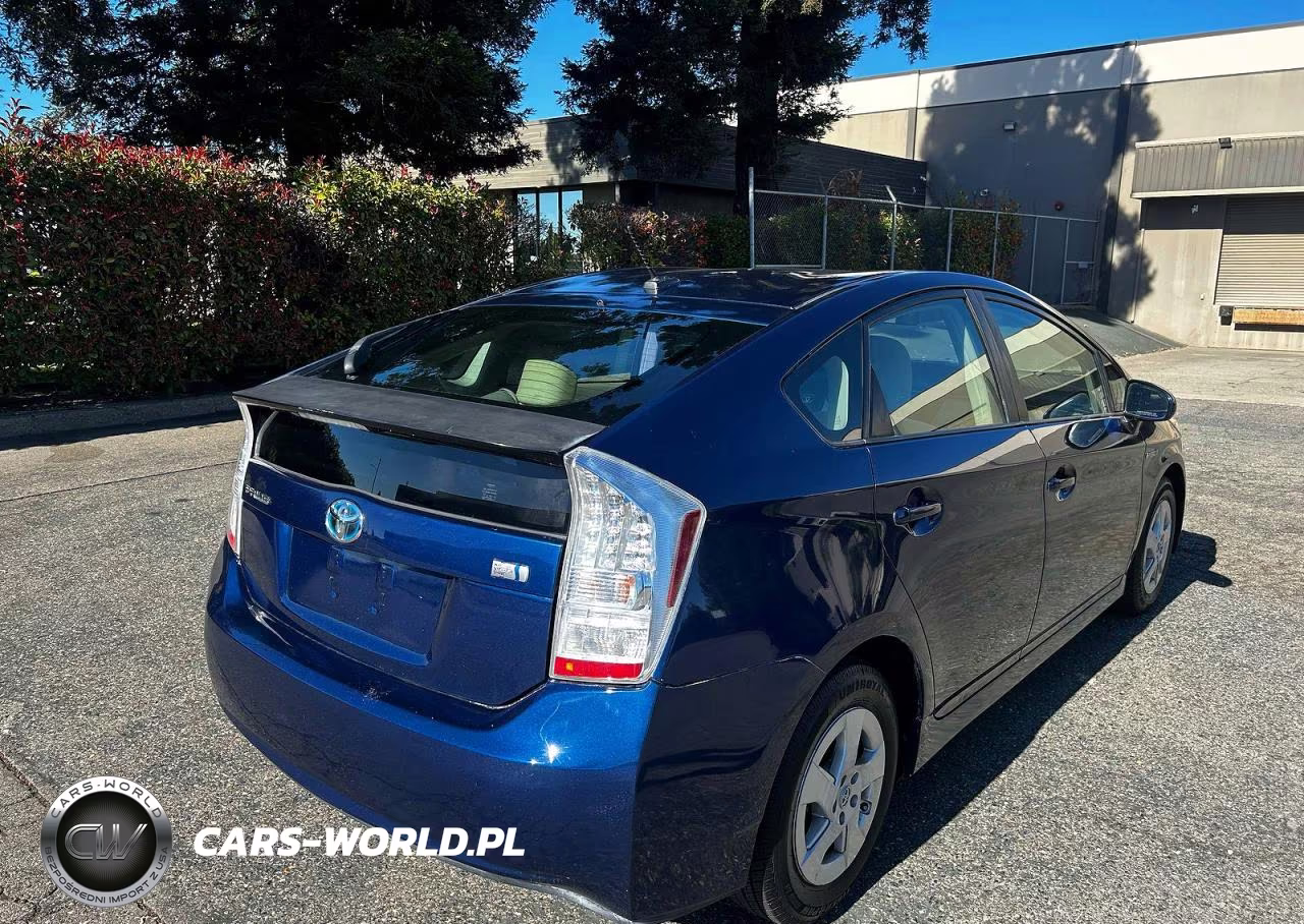 2011 Toyota Prius Two VIN:JTDKN3DU5B1362380 - 4