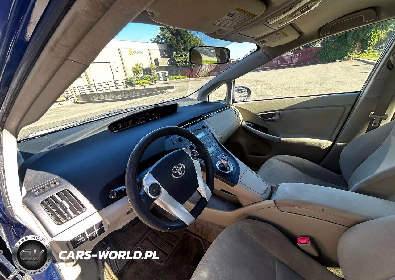 2011 Toyota Prius Two VIN:JTDKN3DU5B1362380 - 9