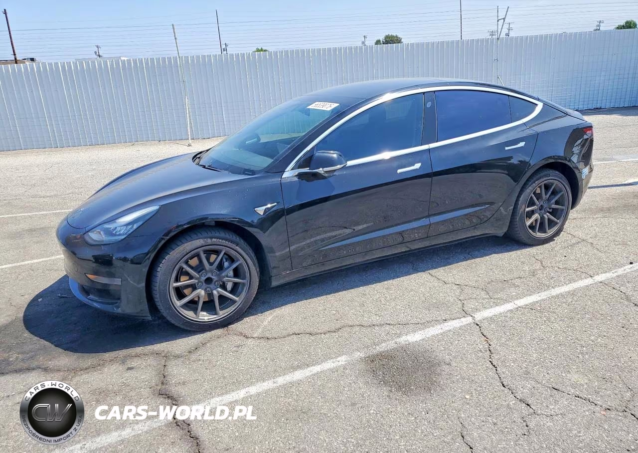 2020 Tesla Model 3 – zdjęcie 1 z 12