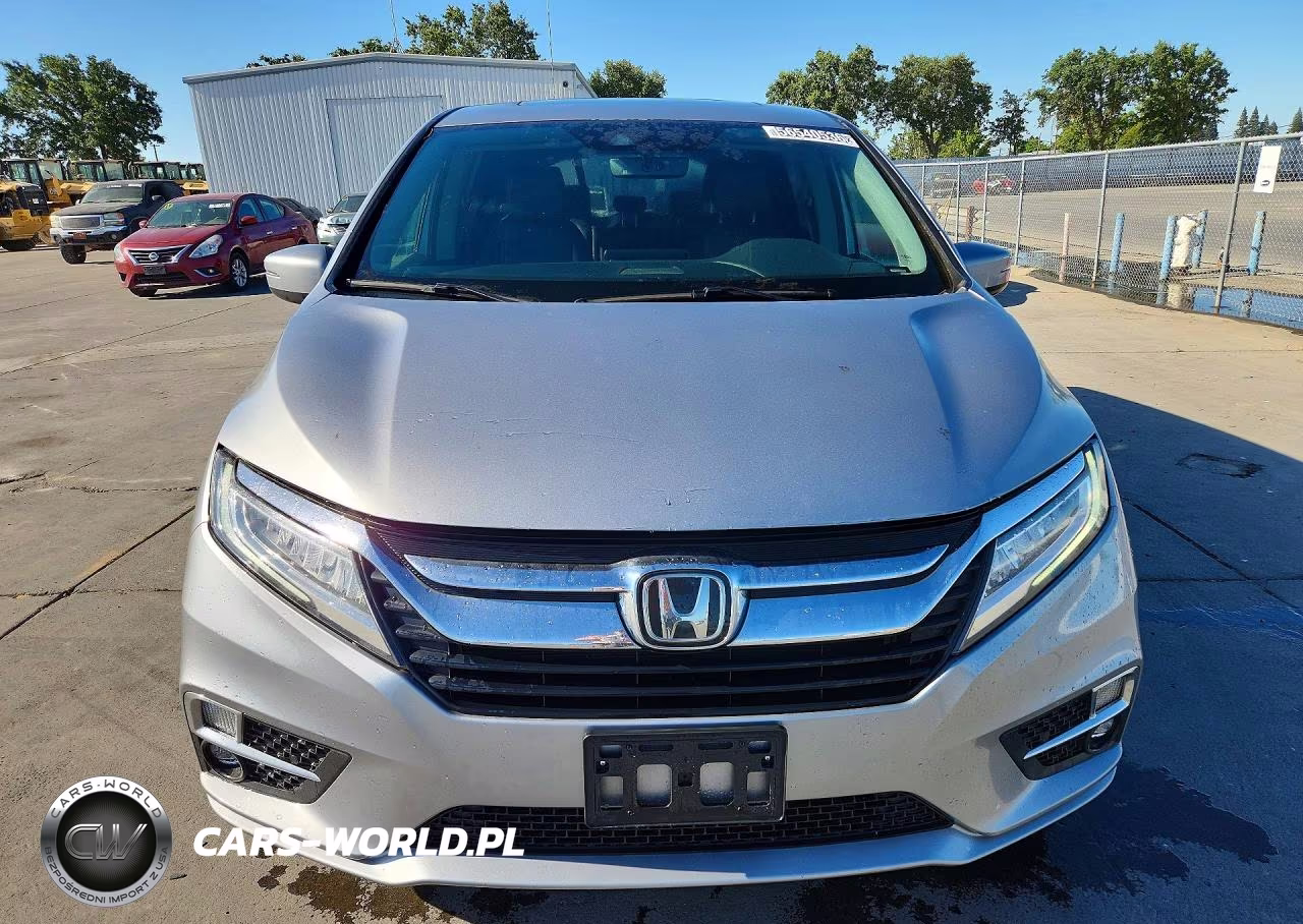 2019 Honda Odyssey Touring VIN:5FNRL6H86KB098449 - 5