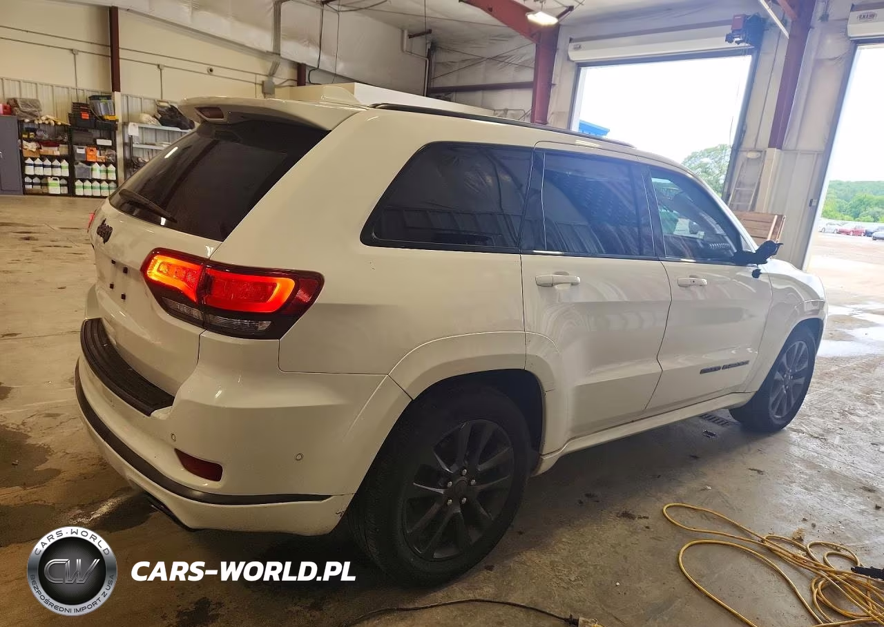 2018 Jeep Grand Cherokee Overland VIN:1C4RJFCT0JC179041 - 3