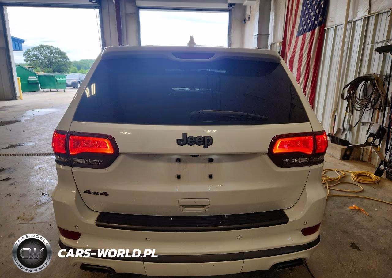 2018 Jeep Grand Cherokee Overland VIN:1C4RJFCT0JC179041 - 6