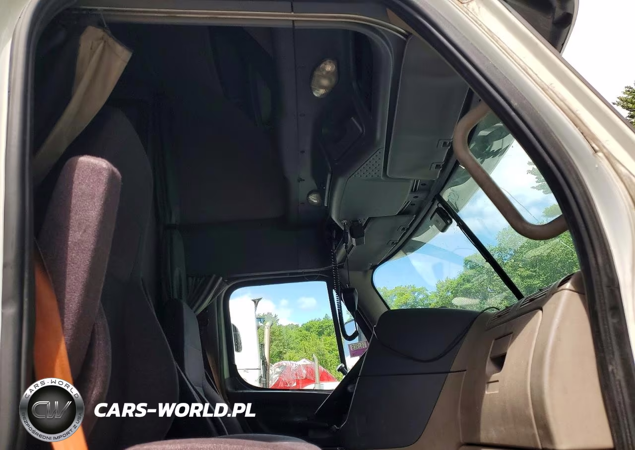 2018 Freightliner Cascadia 125 Semi Truck VIN:3AKJGLDR9JSJV9283 - 5