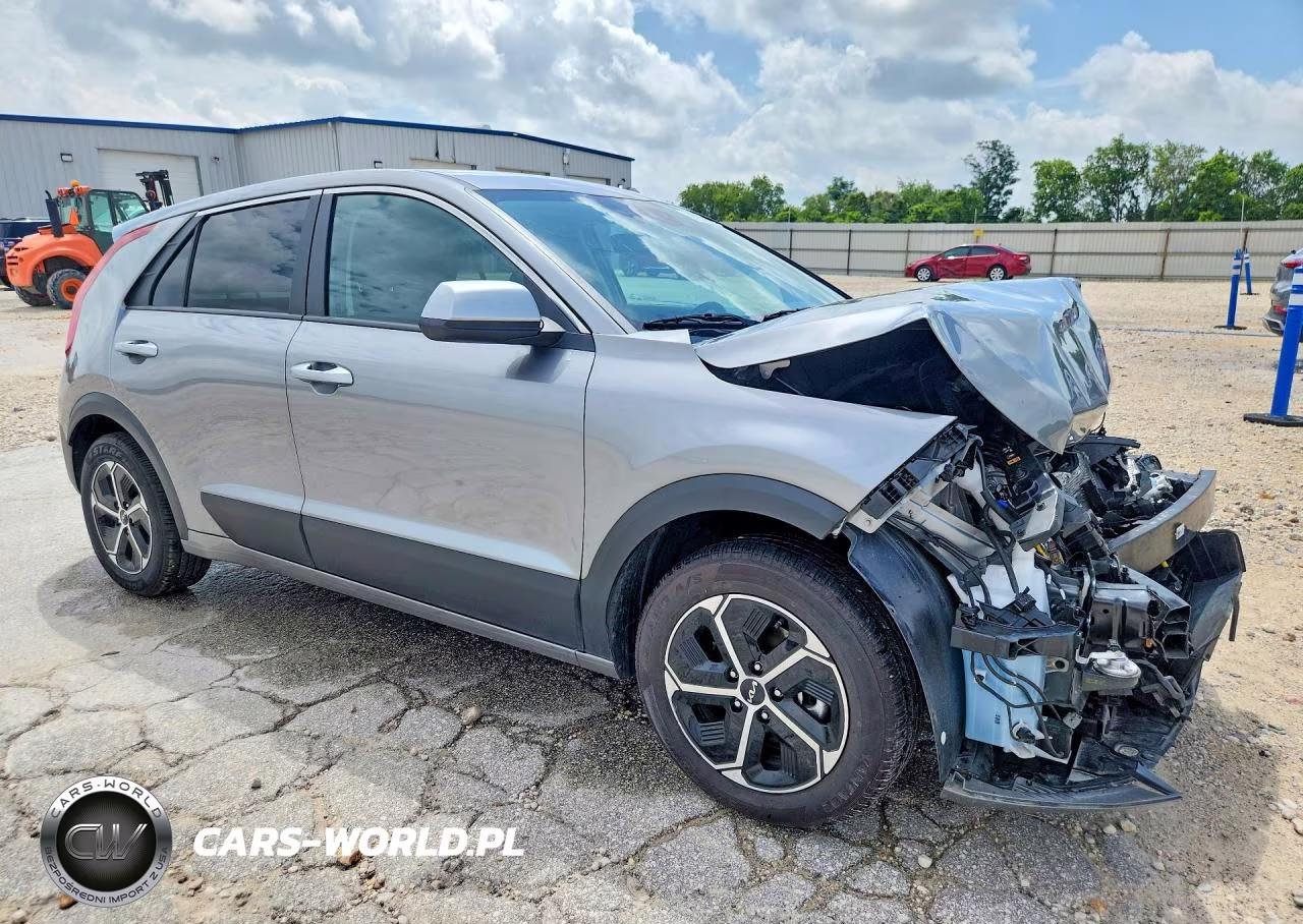 2026 Kia Niro Lx VIN:KNDCP3LE1T5327273 - 4