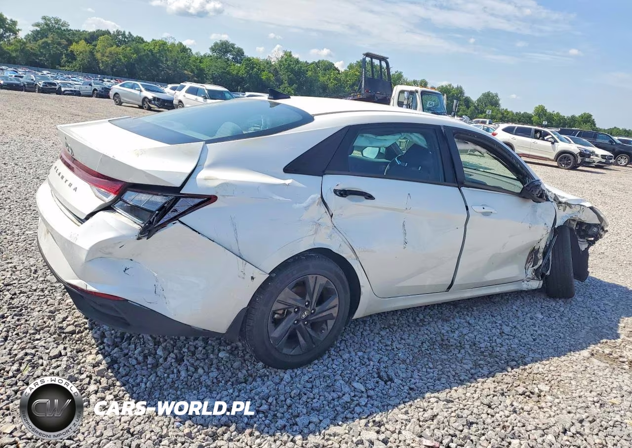 2022 Hyundai Elantra Sel VIN:5NPLM4AG6NH059455 - 3