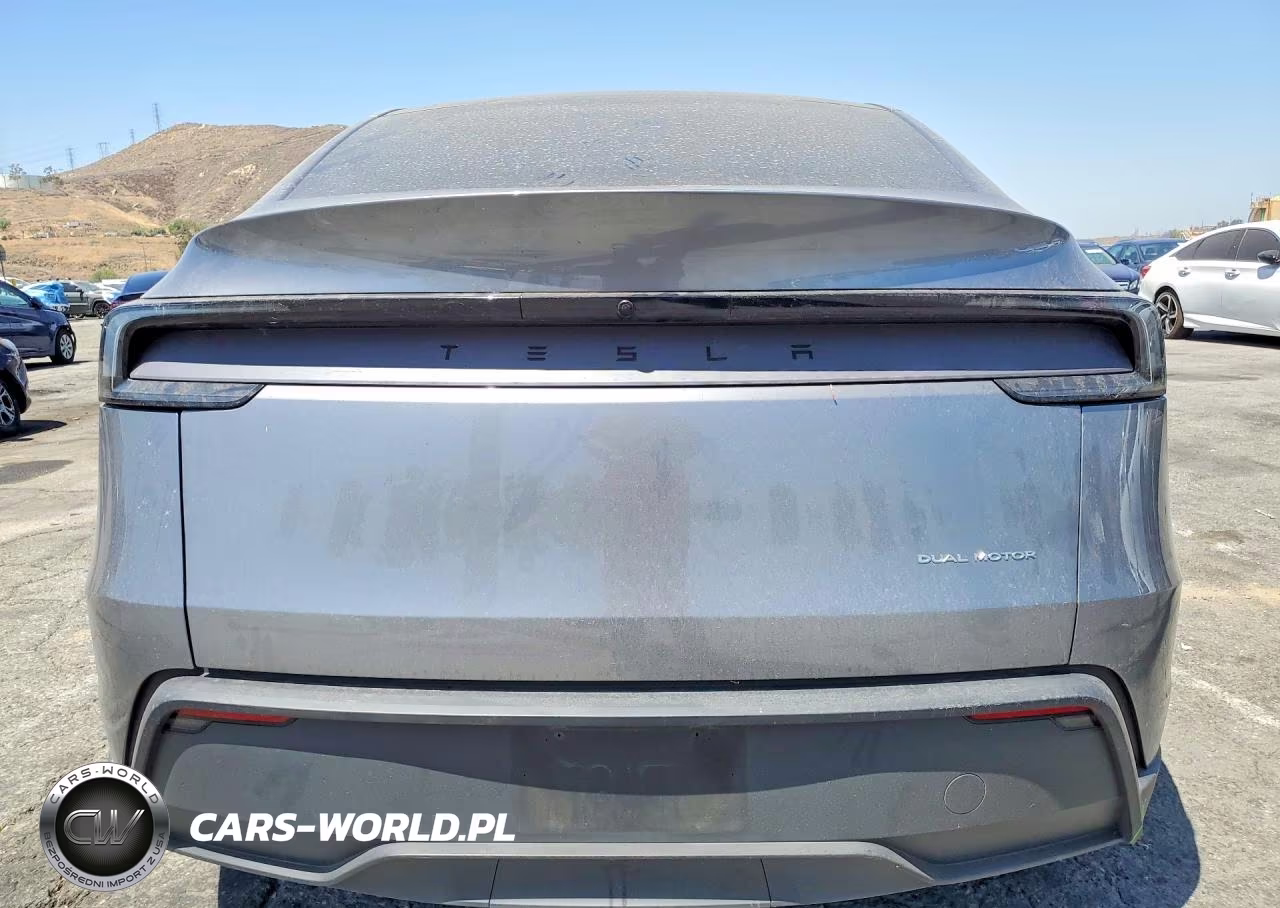 2026 Tesla Model Y VIN:7SAYGDEE2TF343637 - 6