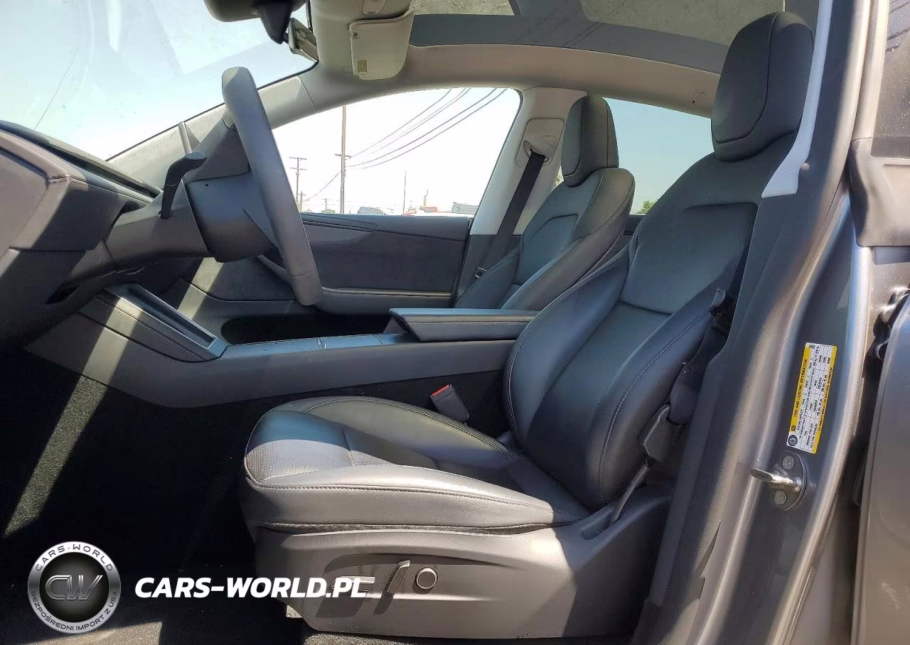 2026 Tesla Model Y VIN:7SAYGDEE2TF343637 - 7